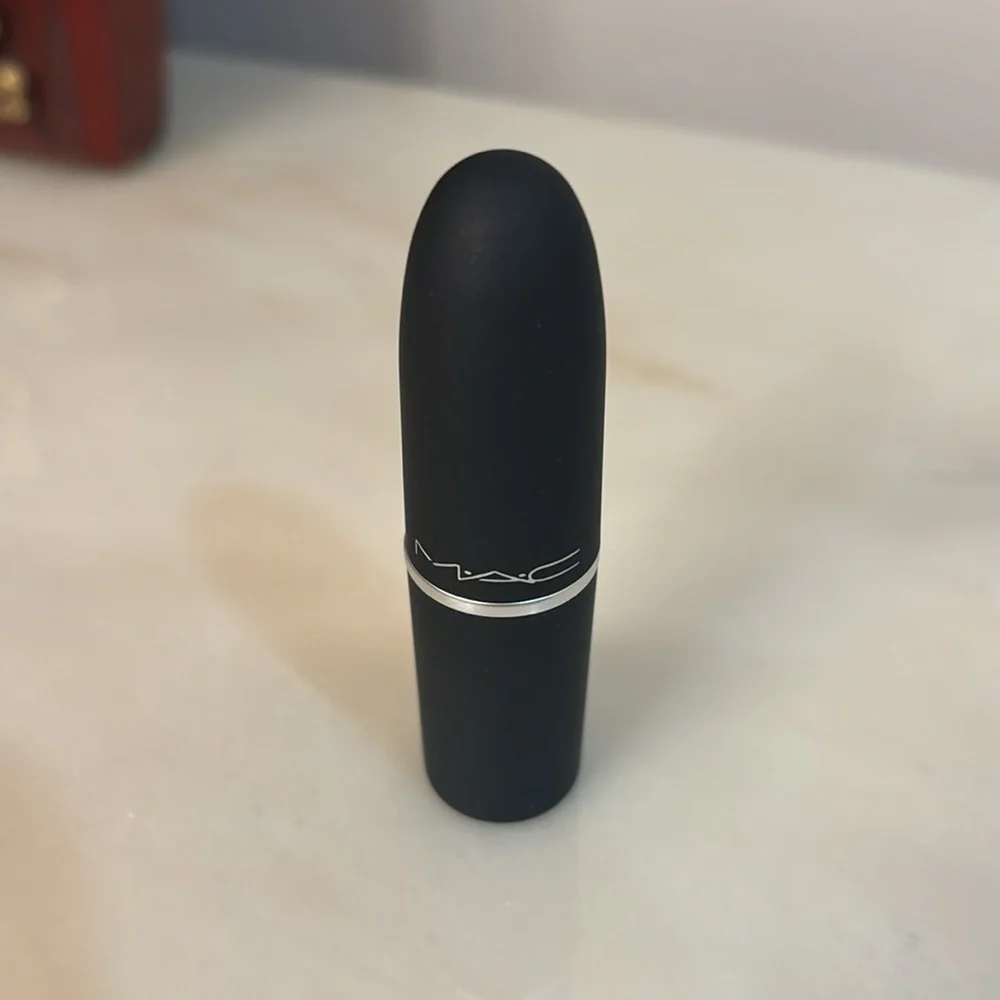 MAC Shocking Revelation (clean blue red) powder kiss lipstick
